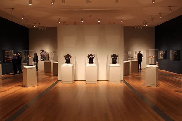 How to Draw Attendees into Your Exhibit: Lighting