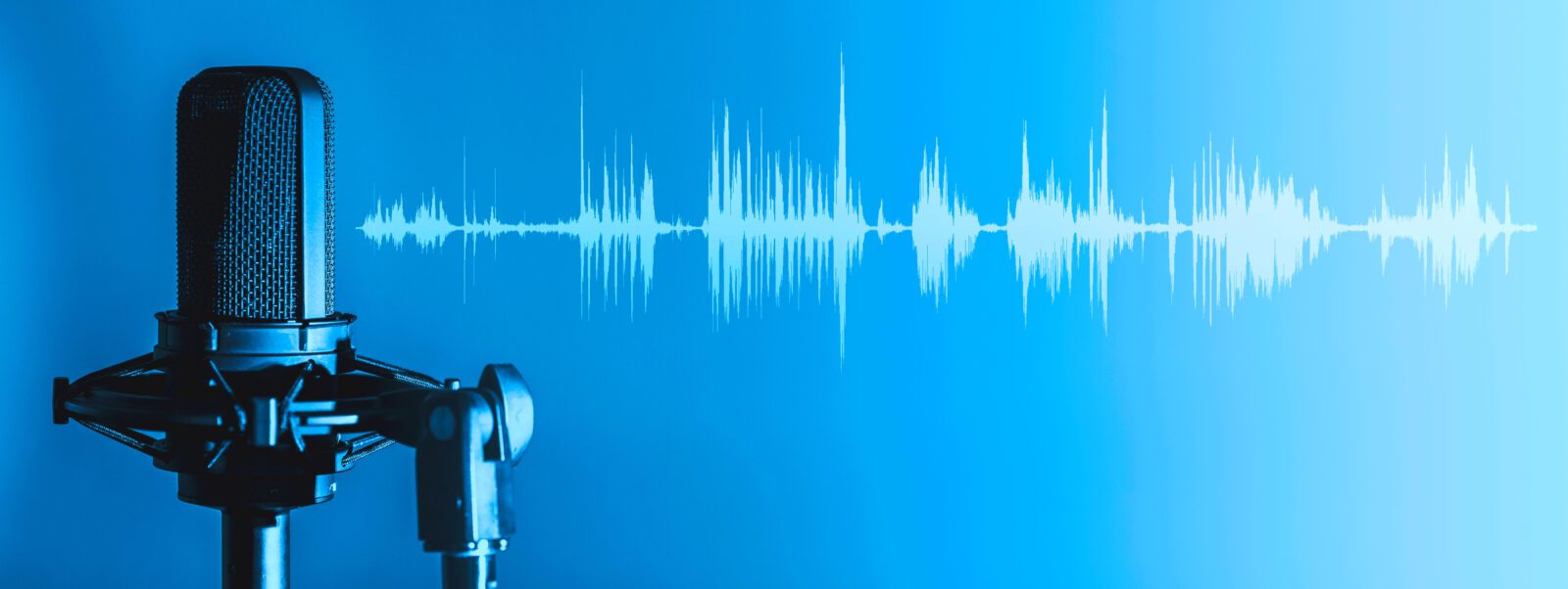 Microphone with waveform on blue background, broadcasting or pod